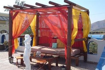 Livadaros Pension  | Karterados | Santorini | Greece 4