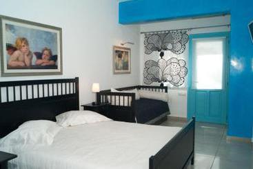 Hotel Villa Rose  | Fira | Santorini | Greece 1