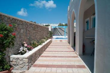 Hotel Villa Rose  | Fira | Santorini | Greece 10