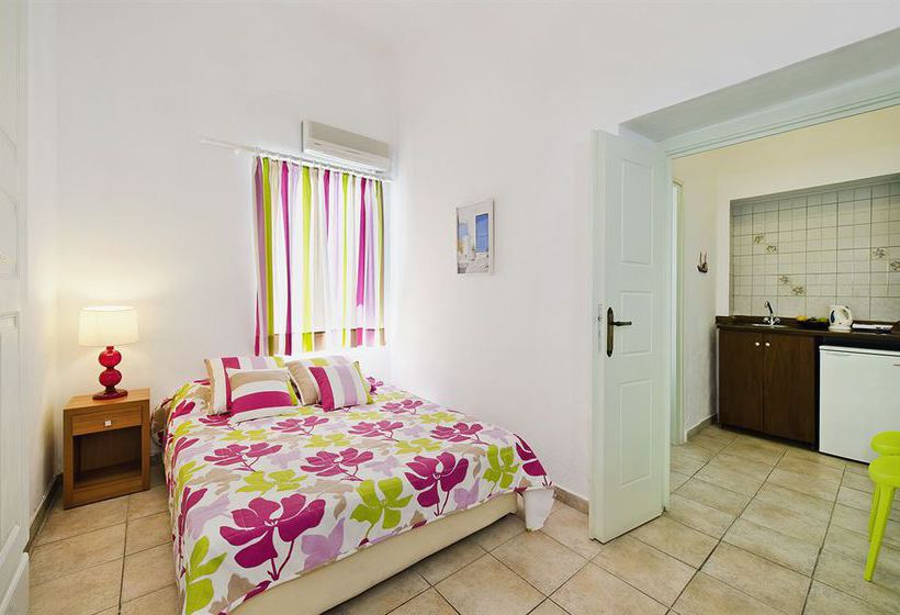 Nonis Apartments  | Fira | Santorini | Greece 4