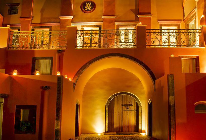 Hotel Markezinis Suites  | Messaria | Santorini | Greece 1