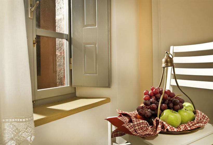 Hotel Markezinis Suites  | Messaria | Santorini | Greece 9