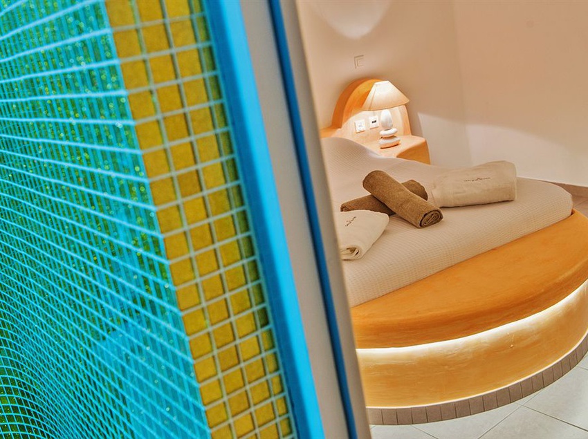 Hotel Chroma Suites  | Oia | Santorini | Greece 1