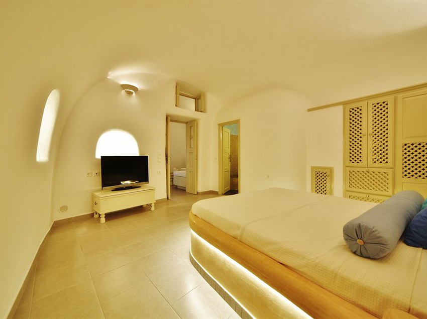 Hotel Chroma Suites  | Oia | Santorini | Greece 11
