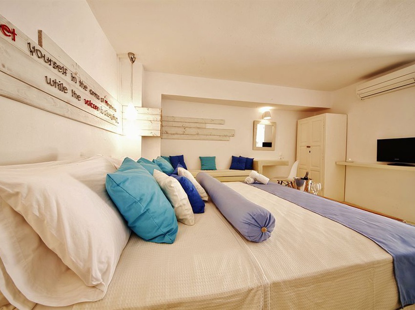 Hotel Chroma Suites  | Oia | Santorini | Greece 18