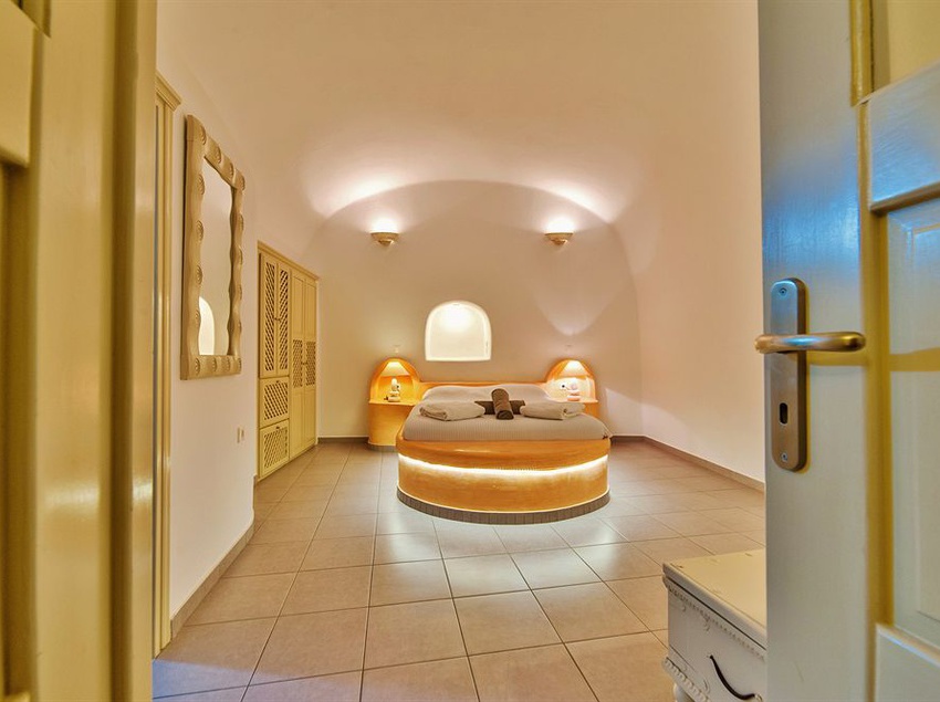 Hotel Chroma Suites  | Oia | Santorini | Greece 5