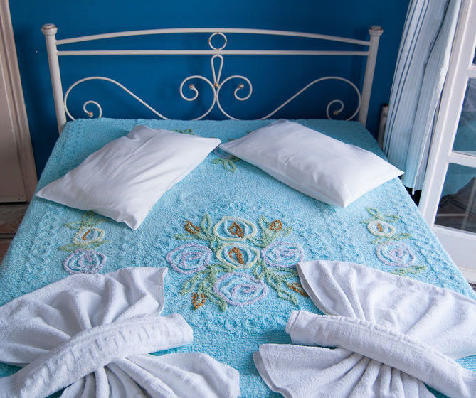 Hotel Villa Michalis  | Vlychada | Santorini | Greece 18