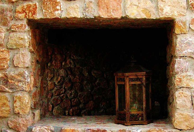 Hotel Zorbas  | Pyrgos Kallistis | Santorini | Greece 2