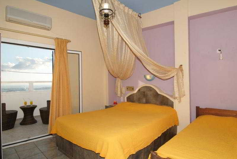 Kafieris Apartments on the Cliff  | Firostefani | Santorini | Greece 4