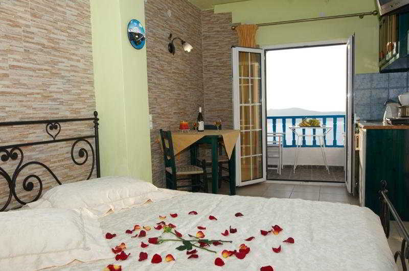 Kafieris Apartments on the Cliff  | Firostefani | Santorini | Greece 9