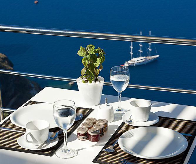 Hotel Cosmopolitan Suites  | Fira | Santorini | Greece 19