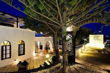 Kallisti Villas  | Fira | Santorini | Greece 12