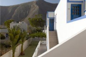 Estudios Villa Valvis  | Perissa | Santorini | Greece 3