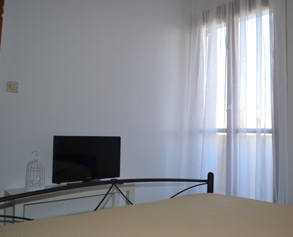 Floralia  | Karterados | Santorini | Greece 12