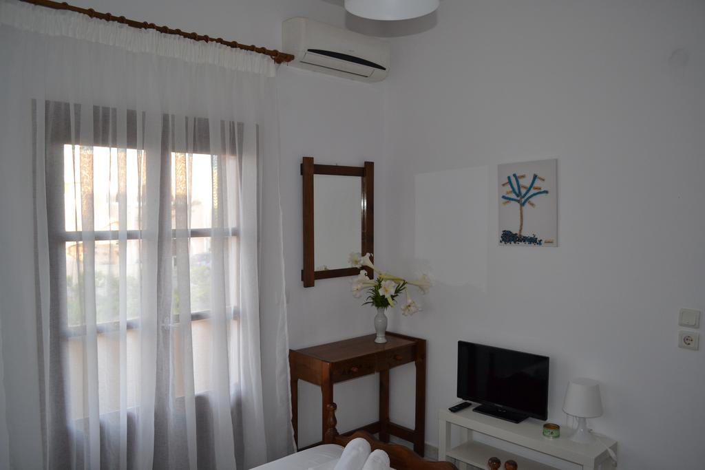 Floralia  | Karterados | Santorini | Greece 14