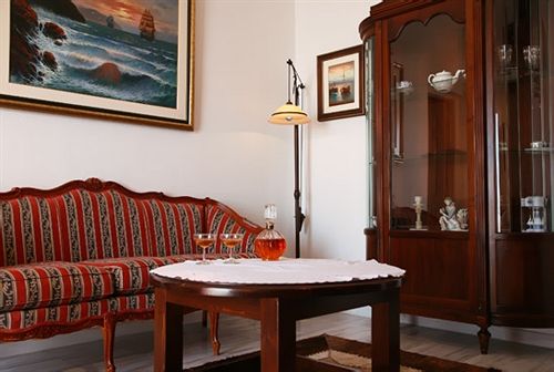 Nikos Villas  | Oia | Santorini | Greece 17