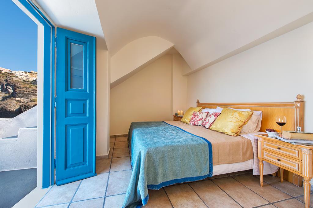 Golden Grey Goose  | Santorini | Santorini | Greece 10