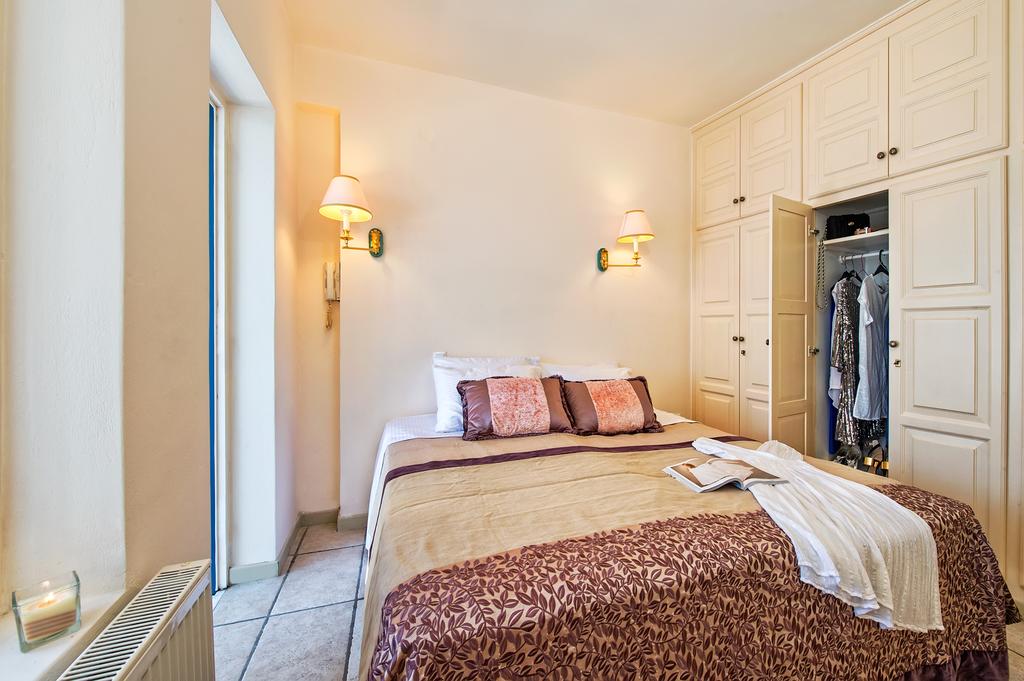 Golden Grey Goose  | Santorini | Santorini | Greece 11