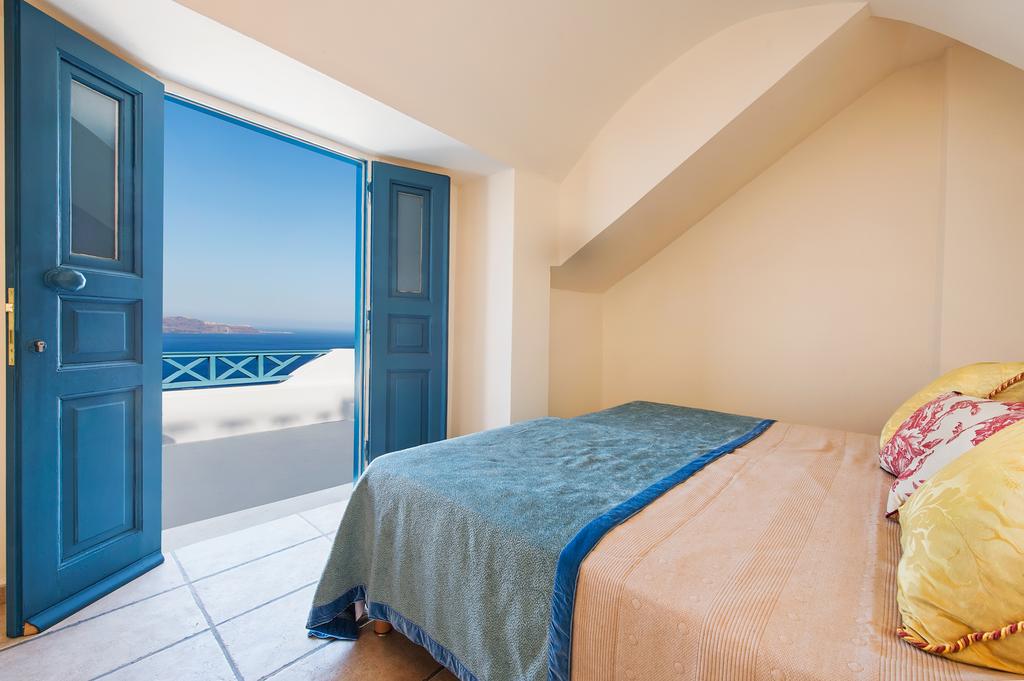 Golden Grey Goose  | Santorini | Santorini | Greece 12