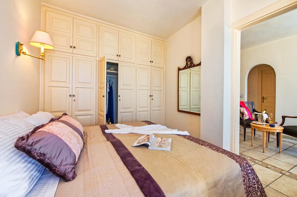 Golden Grey Goose  | Santorini | Santorini | Greece 13