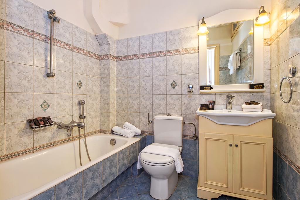 Golden Grey Goose  | Santorini | Santorini | Greece 14