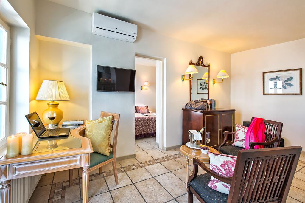 Golden Grey Goose  | Santorini | Santorini | Greece 6