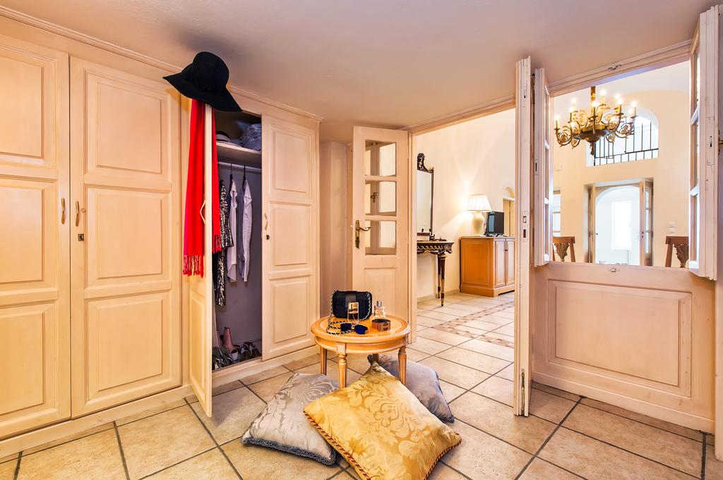 Golden Grey Goose  | Santorini | Santorini | Greece 7