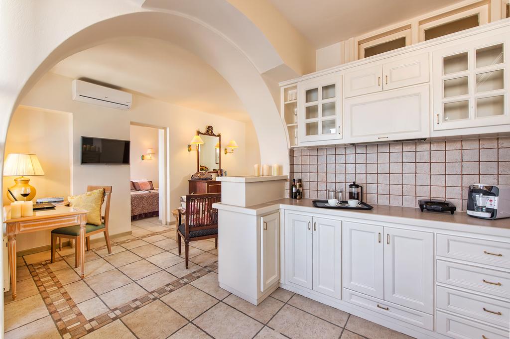 Golden Grey Goose  | Santorini | Santorini | Greece 9