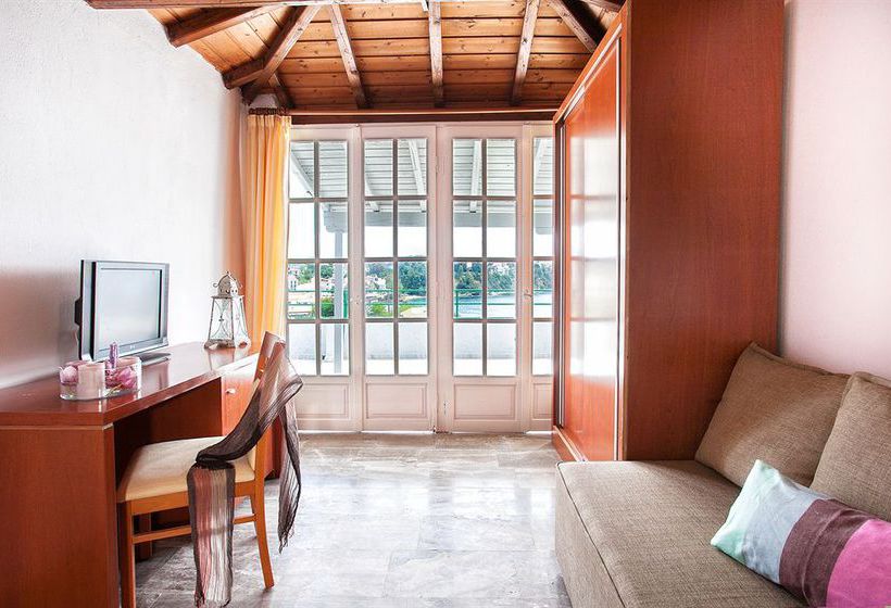 Hotel Tomato  | Megali Ammos | Skiathos | Greece 8