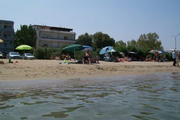 Hotel Pension Tzitzifies Agia Triada