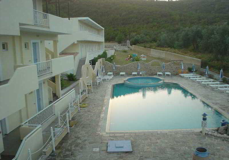 Mythos Studios  | Troulos | Skiathos | Greece 8