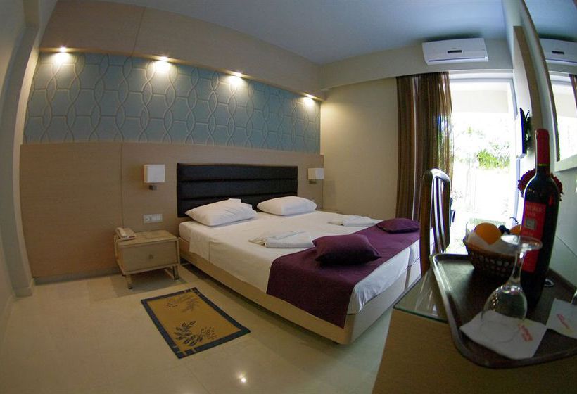 Eleftheria Hotel  | Agia Marina | Creta | Grecia 16