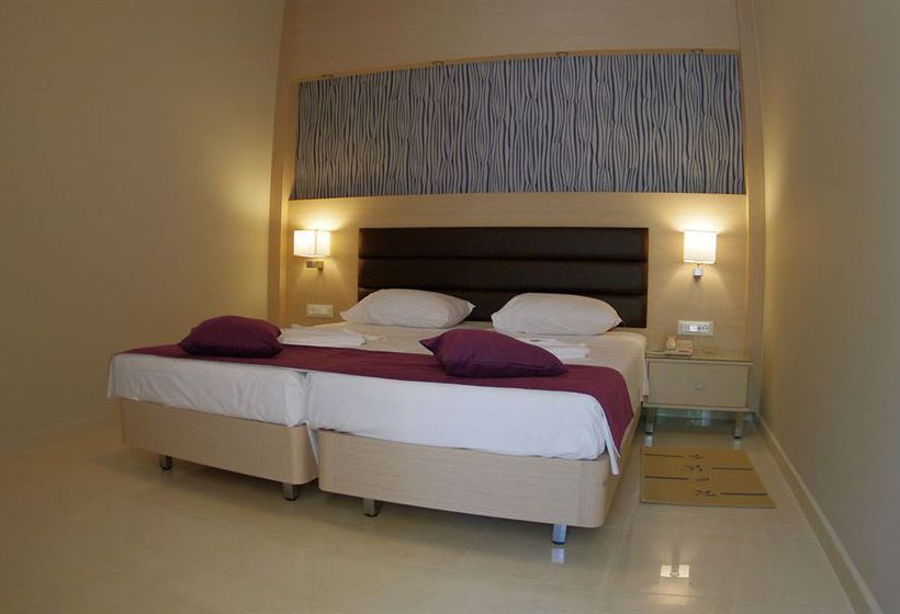 Eleftheria Hotel  | Agia Marina | Creta | Grecia 17