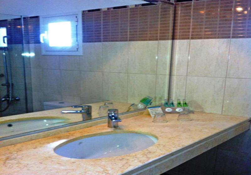 Hotel Plaza  | Kanapitsa | Skiathos | Greece 11