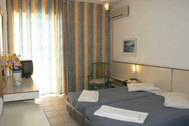 Hotel Plaza  | Kanapitsa | Skiathos | Greece 7