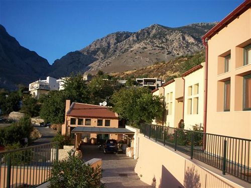 Nana Apartments  | Zaros | Crete | Greece 8