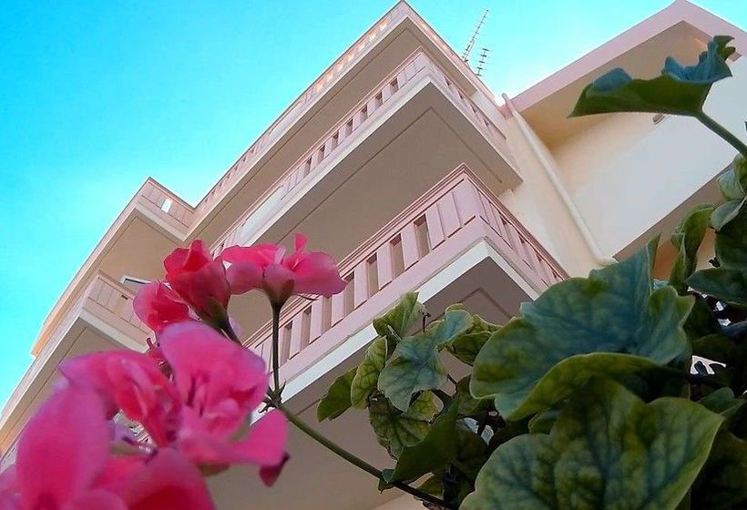 Christi Apartments  | Kalives | Crete | Greece 4