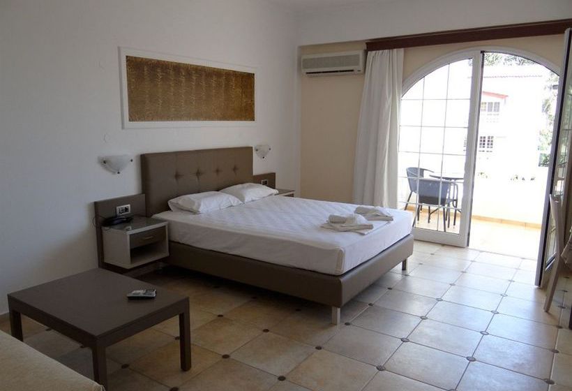 Hotel Perla Beach Apartments  | Chania | Crete | Greece 2