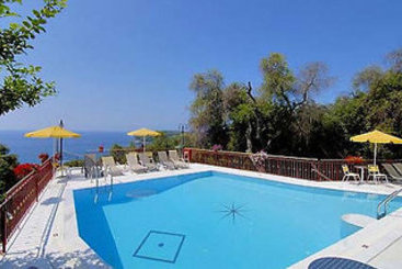 Yannis Kanali Studios  | Parga | Épire | Grèce 1