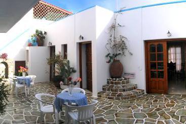 Margo Studios Naxos