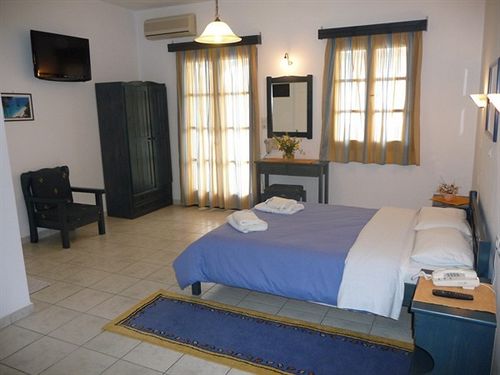 Aeolis Hotel  | Milos | Cyclades | Greece 3