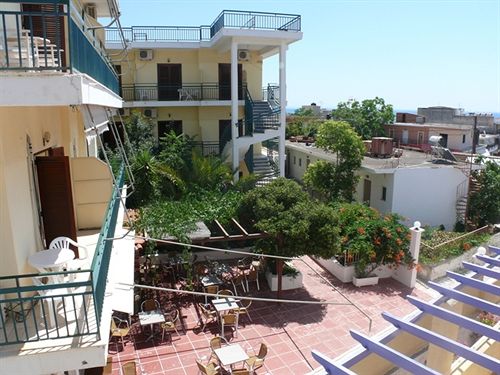 Hotel Karyatides  | Aegina | Saronic Islands | Greece 3