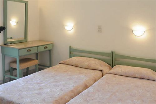 Hotel Karyatides  | Aegina | Saronic Islands | Greece 5