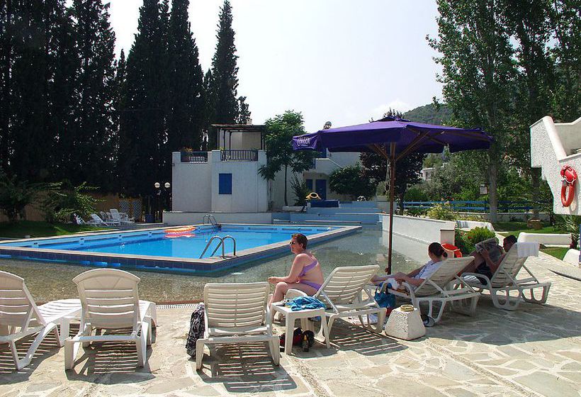 Aparthotel Cascade Studios  | Poros | Saronic Islands | Greece 3