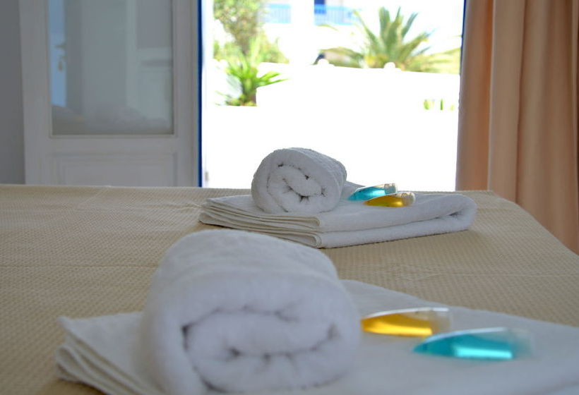 Hotel Glaronissia  | Milos | Cyclades | Greece 13