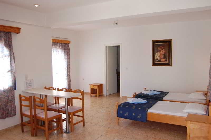 Marcos Holiday Club Apartments & Studios  | Milopotas | Ios | Greece 5