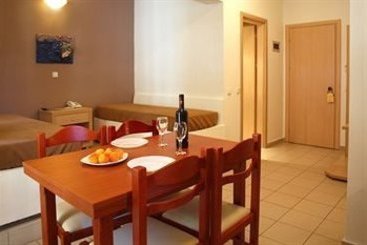 Caravel Hotel Apartments  | Ixia | Rhodes | Greece 4