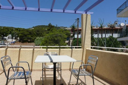 Hotel Esperides Maisonettes Apartments  | Aegina | Saronic Islands | Greece 3