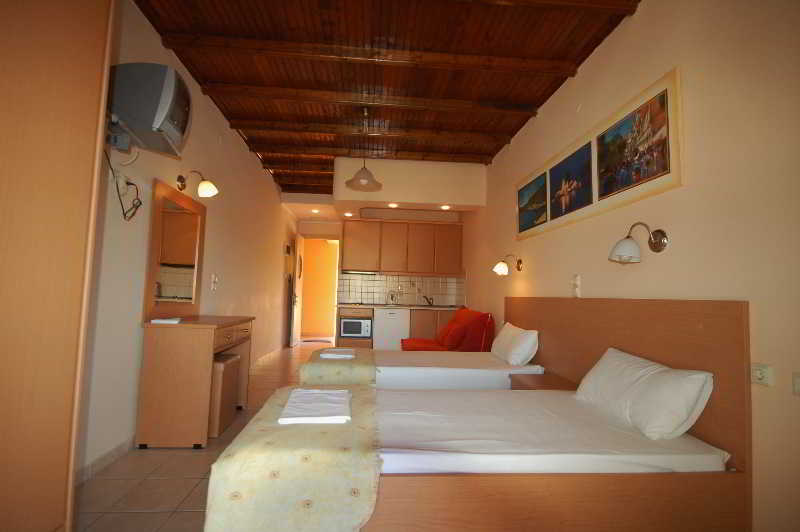 Dominoes  | Ipsos | Corfu | Greece 11