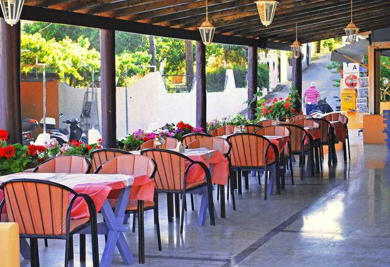 Dominoes  | Ipsos | Corfu | Greece 5